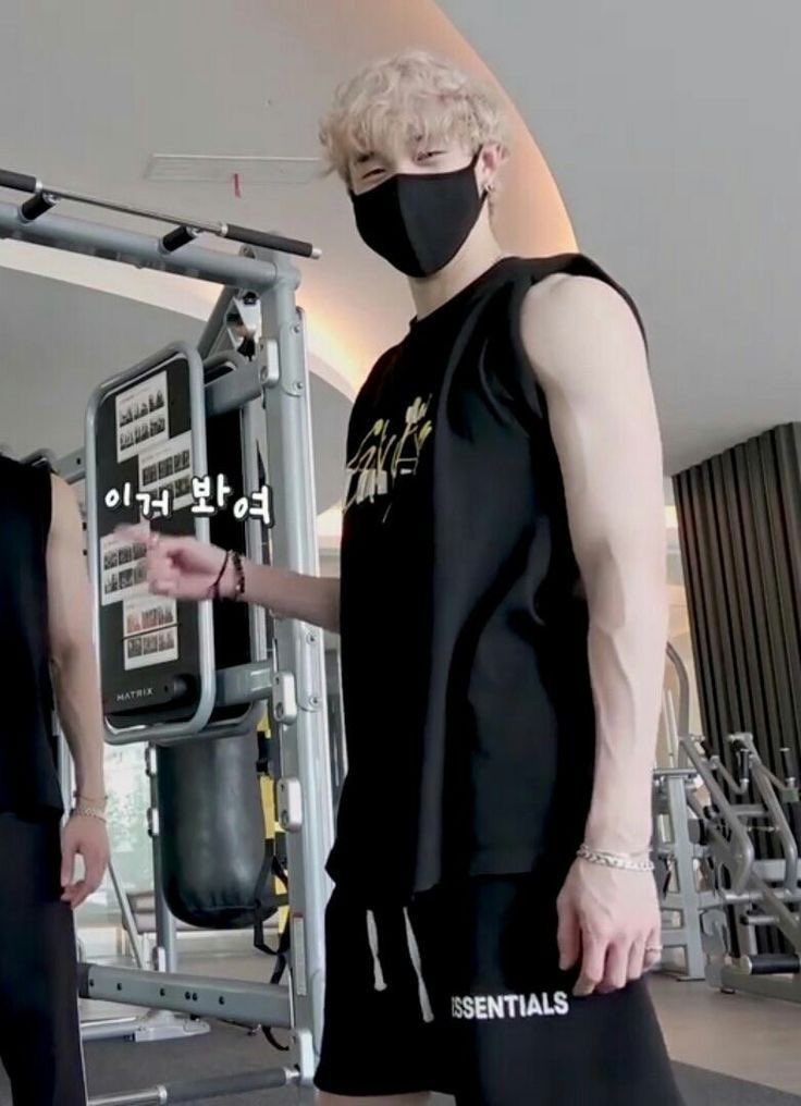 — bang chan’s arms; a super necessary thread  #StrayKids  #skz