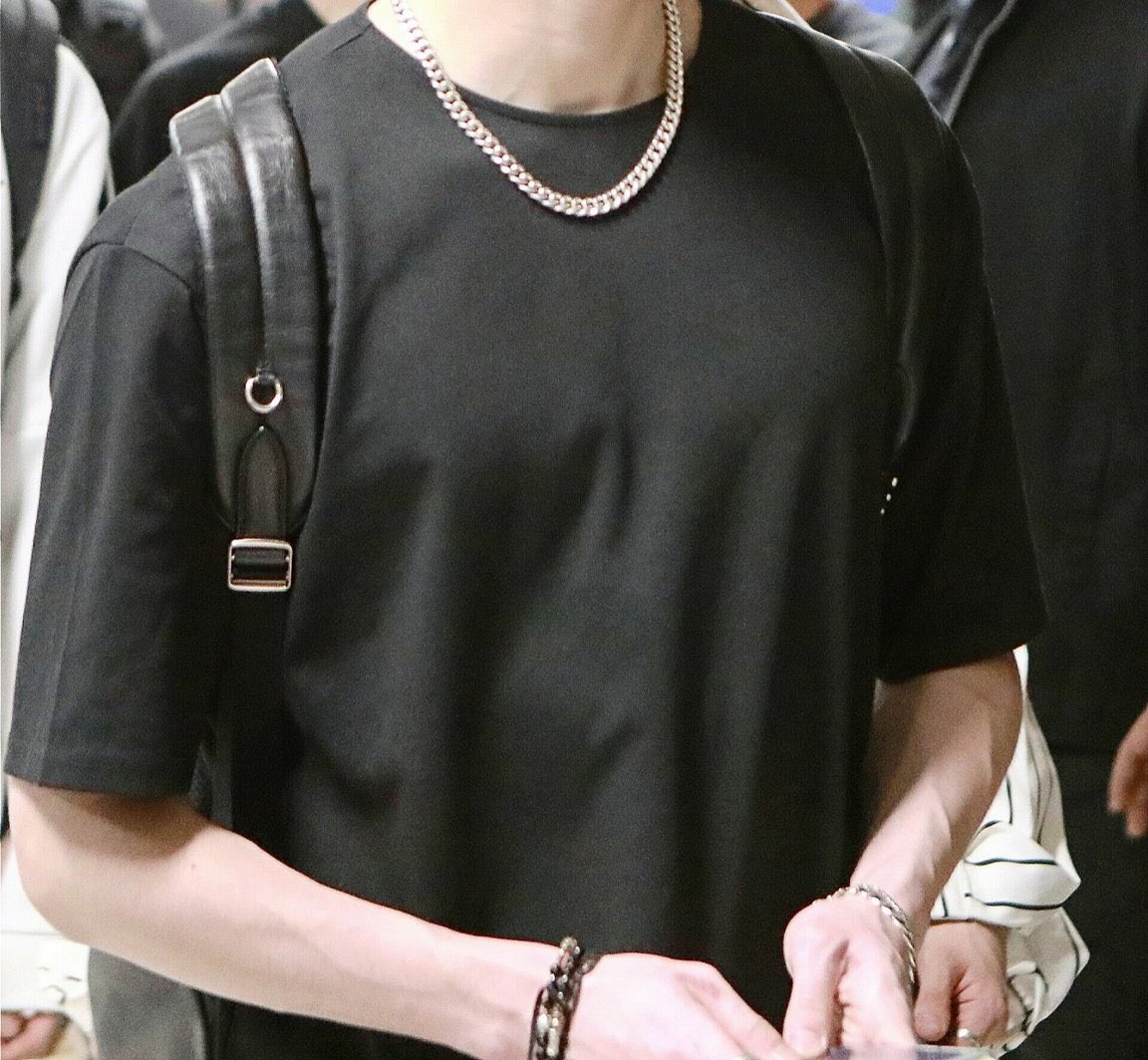 — bang chan’s arms; a super necessary thread  #StrayKids  #skz