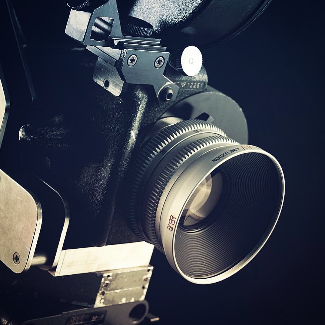 IronGlassTeam's tweet photo. Now this is not a setup you see every day. @camera.rentals.amsterdam decided to do something special by mounting their new Rehoused VLFV Cine Edition lenses on a ARRIFLEX C2 converted you handcrank! 😍 https://t.co/Vpg1W4kCN4