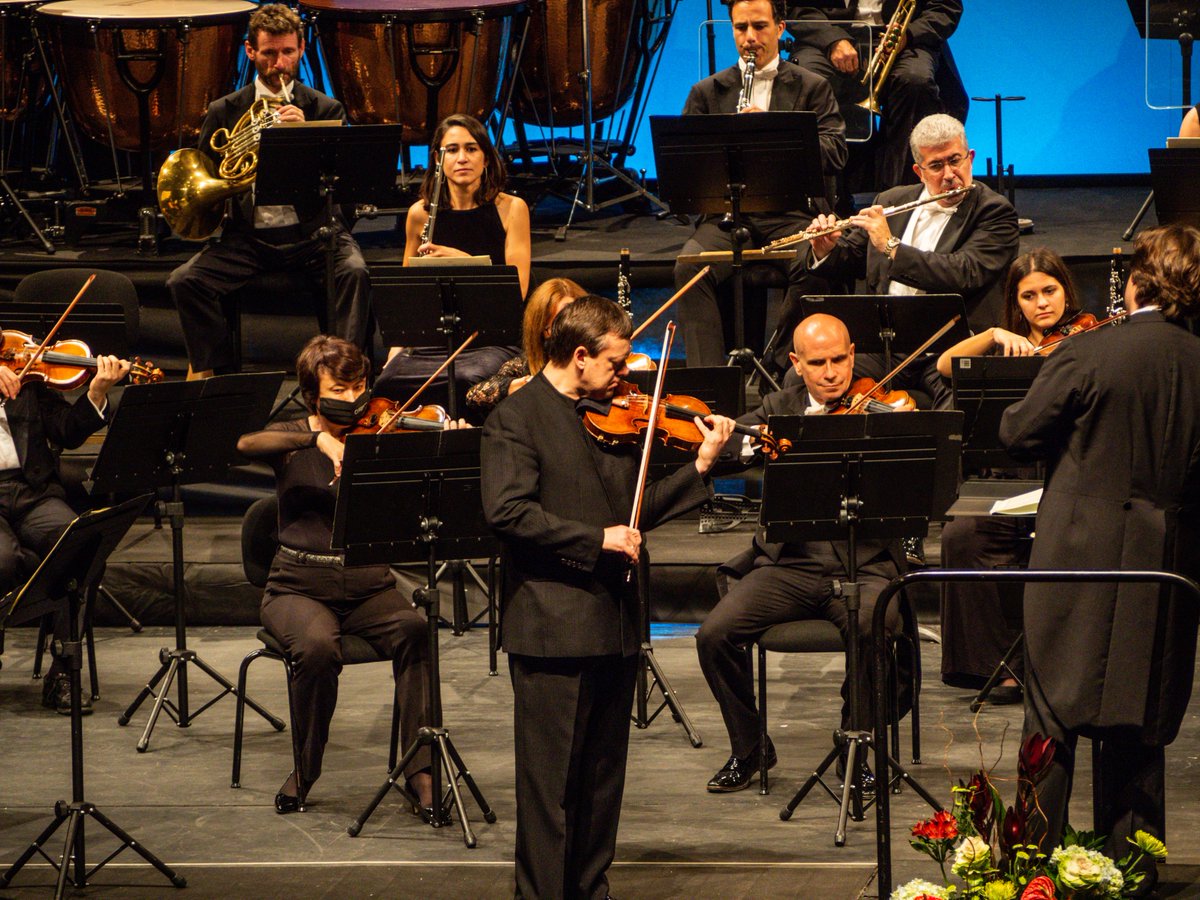OrqSimfIB's tweet photo. 📷Imatges del quart #concert de #temporada 2020-21
🎵🎻Programa:
Concert per a violí, F. #Mendelssohn
#Simfonia núm.6, L.v. #Beethoven
Frank Peter Zimmermann, #violí
Pablo Mielgo, #director
Orquestra Simfònica Illes Balears https://t.co/ERBkr6eJzf