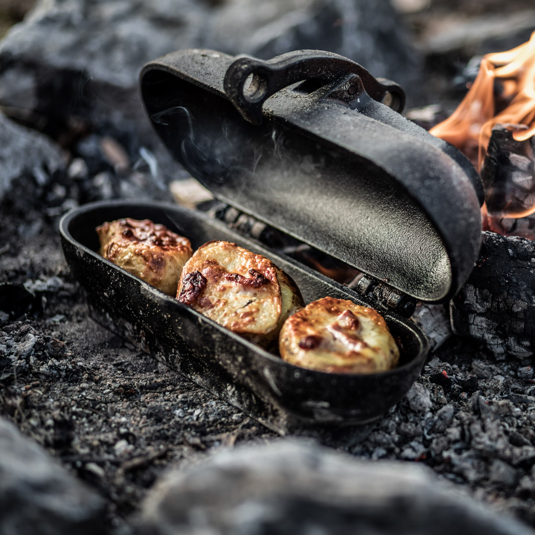 grillstar's tweet photo. Petromax überrascht uns mit einer originellen Neuerscheinung für Kartfoffelfans! 🔥🥔 Mit dem Kartfoffelbräter "pto30" könnt ihr euch unkompliziert und ohne lästige Alufolie wunderbare Ofenkartfoffeln machen! 

Den Petromax pto30 könnt ihr ab sofort bei uns ordern! 👌 https://t.co/xepBBKSkQb