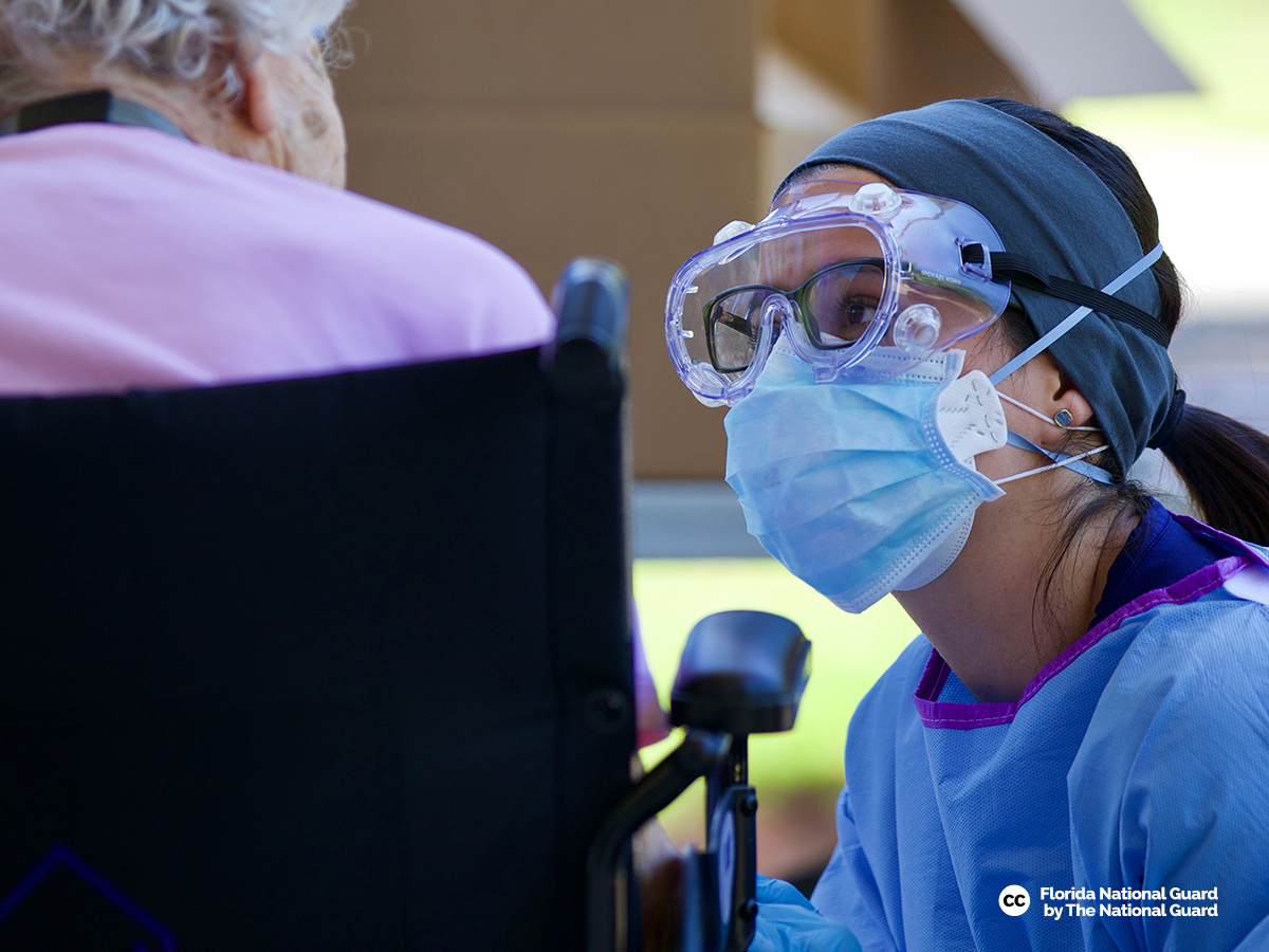 Reclamamos el reconocimiento salarial de enfermeras y enfermeros de residencias en la #SanidadPublica y en #SanidadPrivada. 

Sufren penosas condiciones, sueldos muy bajos y una creciente sobrecarga laboral porque #FaltanMiles de profesionales enfermeriatv.es/es/enfermeras-… #COVID19