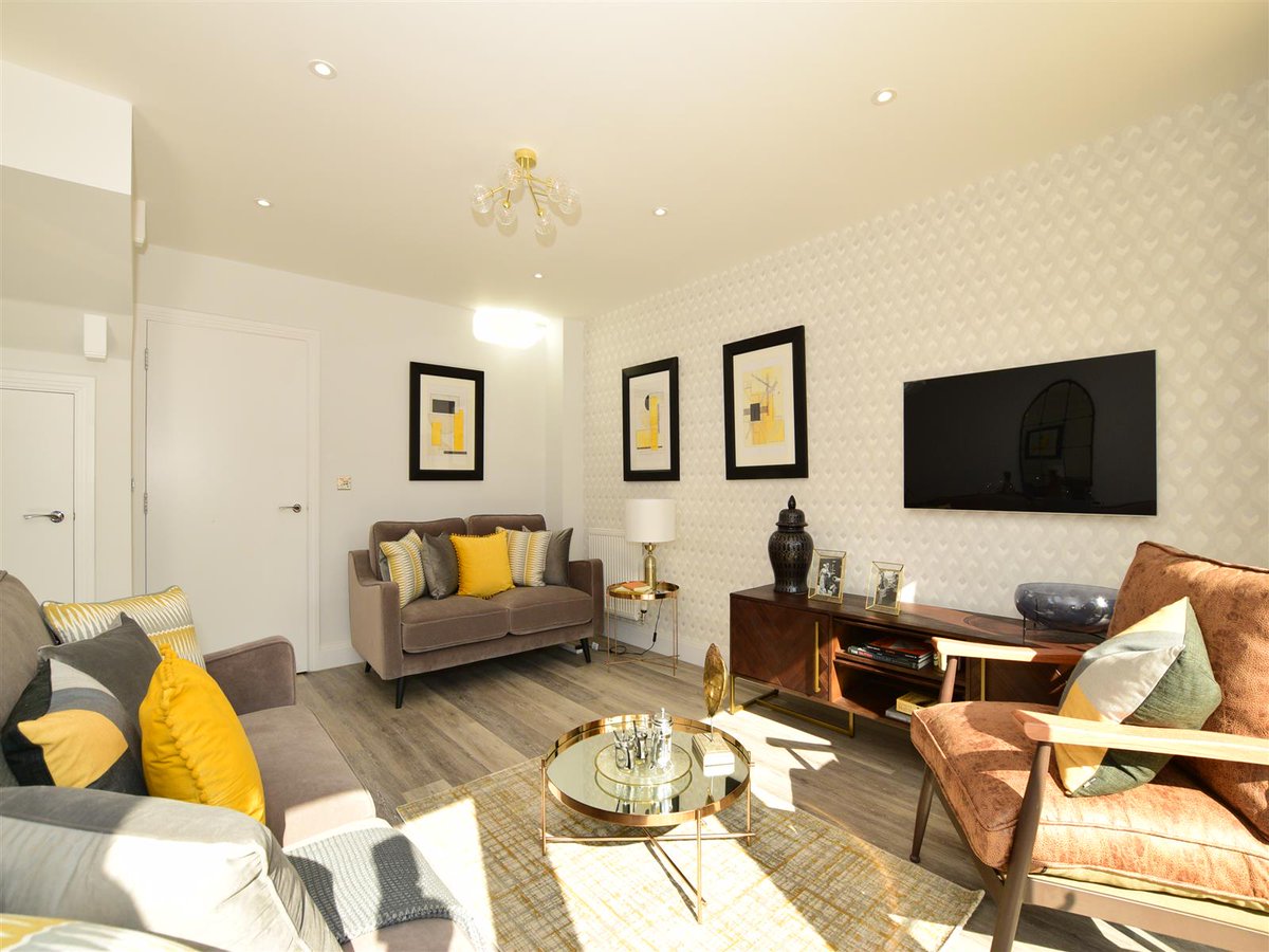 wardsofkent's tweet photo. @PurelakeGroup are delighted to present The Invicta Collection, an outstanding development in the heart of #Maidstone 🏠

Only 3 bedroom townhouses remaining available! 

🔑 Prices from £385,000
🏠 Full details here: https://t.co/GGJv2qX0Py

#HelpToBuy https://t.co/vPtTvVgLen