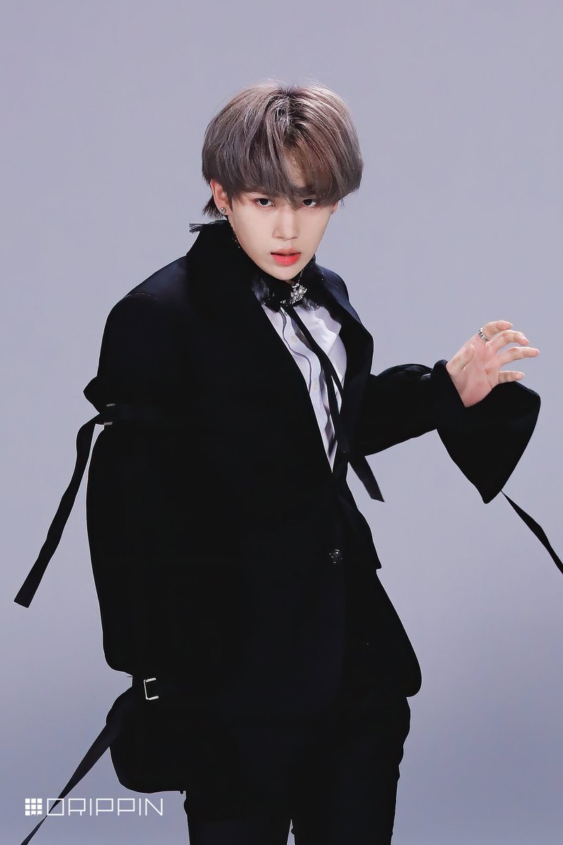 yunseongph's tweet photo. [🍒] •201106• #PHOTOS DRIPPIN | SUIT DANCE BEHIND  - Hwang Yunseong 

#HWANGYUNSEONG #황윤성 #WOOLLIM #울림 #쁘띠 #DRIPPIN #드리핀 https://t.co/Wsy96Zmufe