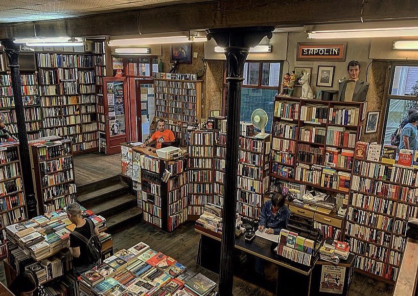 MiguelBarrero's tweet photo. Las librerías se han hecho fuertes en @todostuslibros_. Allí podéis encontrar todos los libros que queráis en sólo unos pocos «clics». Entrad aquí e investigad: 

https://t.co/nhLU6q6Vz7

Que es que yo nunca entenderé que podáis preferir Amazon a esto: https://t.co/ybkwGWvkJA