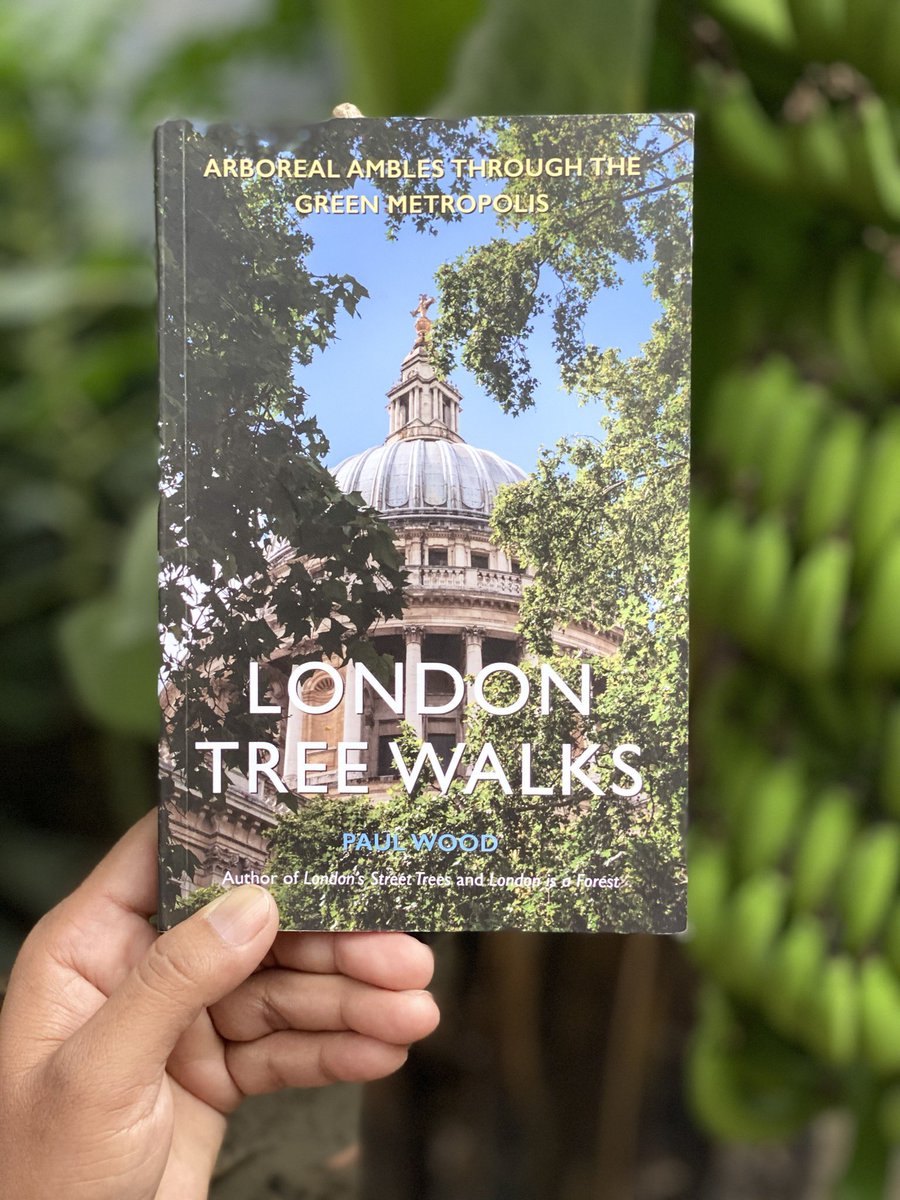 TreesDelhi's tweet photo. Dear friend Syed Zafer Iqbal Sahab got this book from London today. #TreeWalks are an amazingly refreshing way to explore a city .Those who are in London will immensely benefit from it.
Thanks @TheStreetTree for writing this&amp;highlighting rich natural heritage of #London https://t.co/sDUbkL2WqP