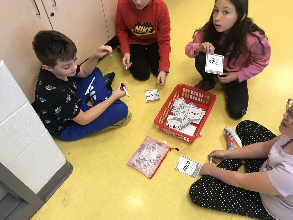 HiscockMrs's tweet photo. Math Blocks today! Rounding decimals and making grocery lists. #epe, #math,#grade5, #mathblocks https://t.co/Mn7QjUXdSN