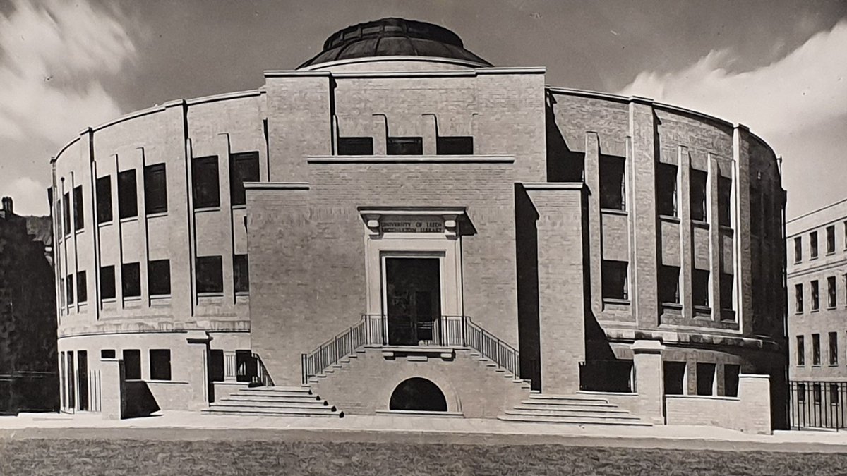 The architects, Lanchester & Lodge, wanted to hide the Brotherton Library, keeping it 'completely obscured from the outside world.'However, with the advent of WWII in 1939, construction of the Parkinson Building was paused, leaving the library exposed.