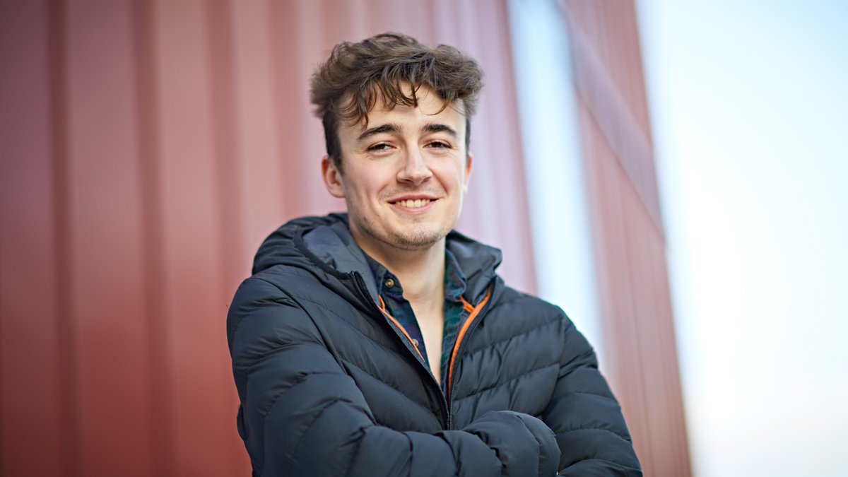 HuddersfieldUni's tweet photo. Student blog: Investigative Psychology MSc student and #HudUni graduate Tom shares his favourite places to run around Huddersfield π https://t.co/rwSVw7lSMb
#HudUniLife #HudUni #Huddersfield #ExploreHud https://t.co/Fh5K4mhoec