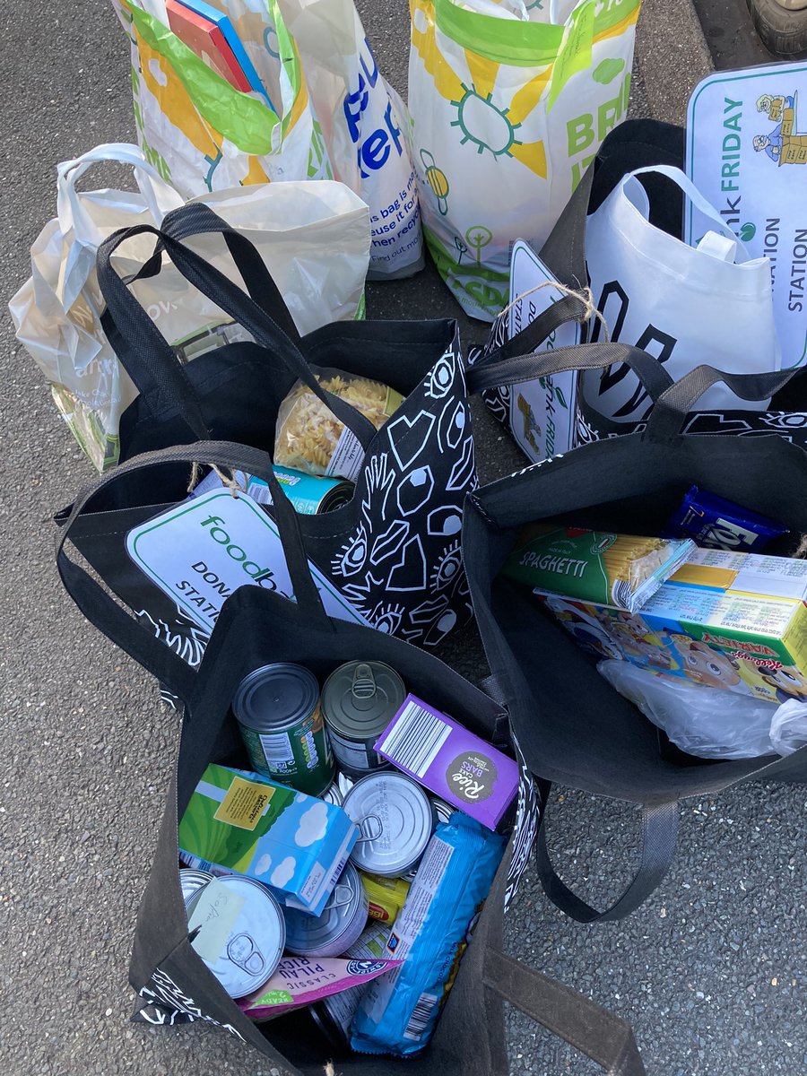nettlehamjunior's tweet photo. Food bank Friday and Poppy Preparation #tryingtokeepitnormal #thinkofothersfirst #koinonia https://t.co/PCiZxiqyd5