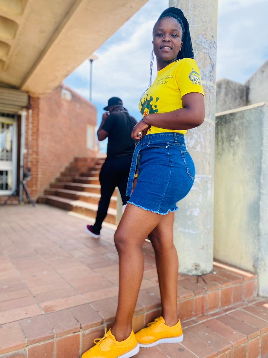 TapaneZoe's tweet photo. Comrade Phiweh says Vote ANCYL in the upcoming SRC elections ✊ https://t.co/kukPQRhtay