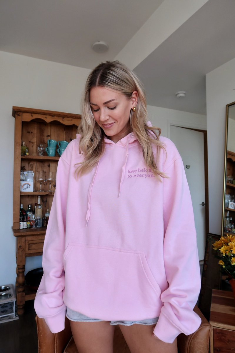 thiscommonlove's tweet photo. a restock will be available this sunday for these items as well! 
nov 8 at 1 p.m. ✨ https://t.co/oI6Wu1SGha