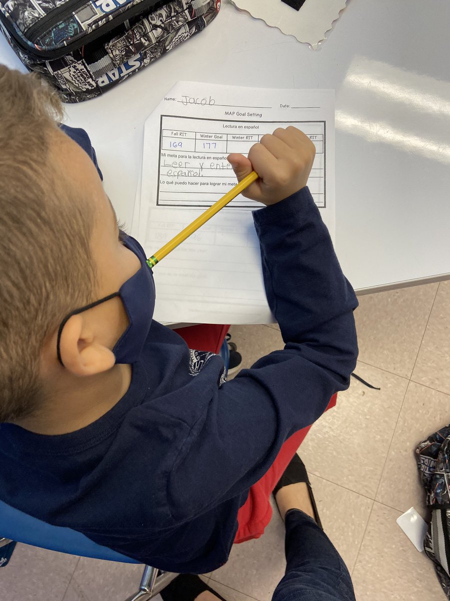 MrsRodr1guez's tweet image. Enjoying a beautiful Friday creating our classroom mantra and setting goals ✅ #SEL #MineolaProud @MrsFabiitti @Jackson_Ave