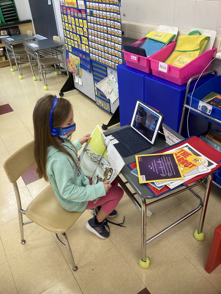 ELLexchange's tweet photo. No sitting “EEKK” this year. Not going to lie, partner reading in K -hybrid style-is a challenge! Today wasn’t perfect, but we are celebrating progress! #smallvictories ⁦@MontebelloEagle⁩ ⁦@KristiGuinness⁩ https://t.co/Mvq0oCZkbY