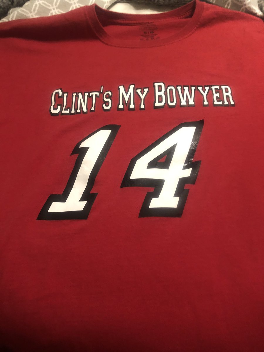 lalamoore_8's tweet photo. Iโm representing my guys @ClintBowyer @SpotterBrett today at workโผ๏ธ Iโm really gonna miss listening to the one of a kind dynamic duoโผ๏ธ๐ญ#ClintsMyBowyer #GoClintGo #Holla #SeasonFinale500 https://t.co/yFM5Xdue1N
