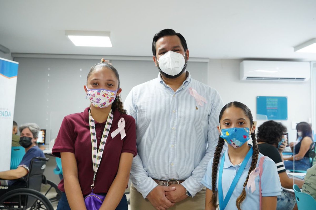 En estos momentos el acceso a la tecnología se hace imprescindible. Hoy, en el residencial Sierra Linda en #Bayamón junto a la comunidad inauguramos el nuevo Centro Educativo Tecnológico para beneficios de niños, jóvenes y adultos. #AVPcontigo