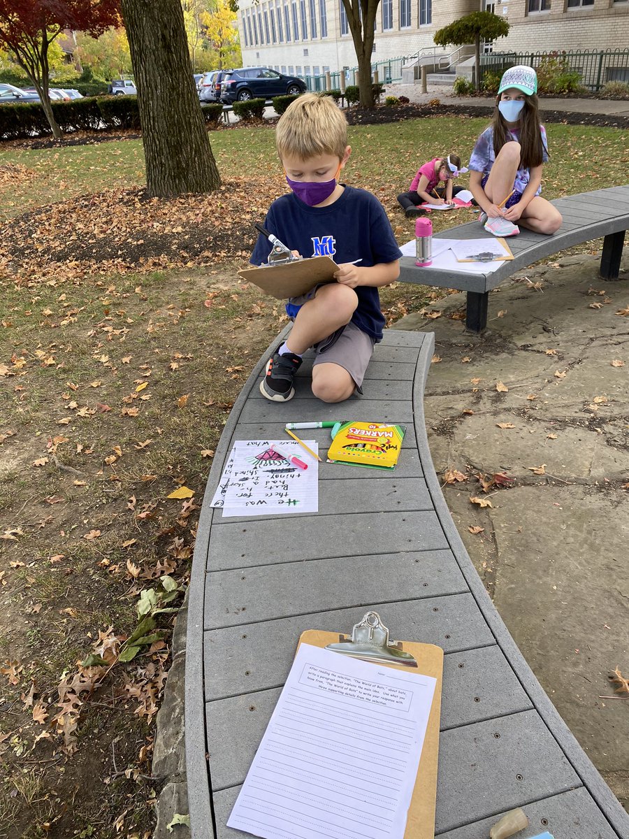 MissSandora's tweet photo. Taking quizzes is so much more fun in the sun! #fosterfalcons https://t.co/RyBfMAPgic