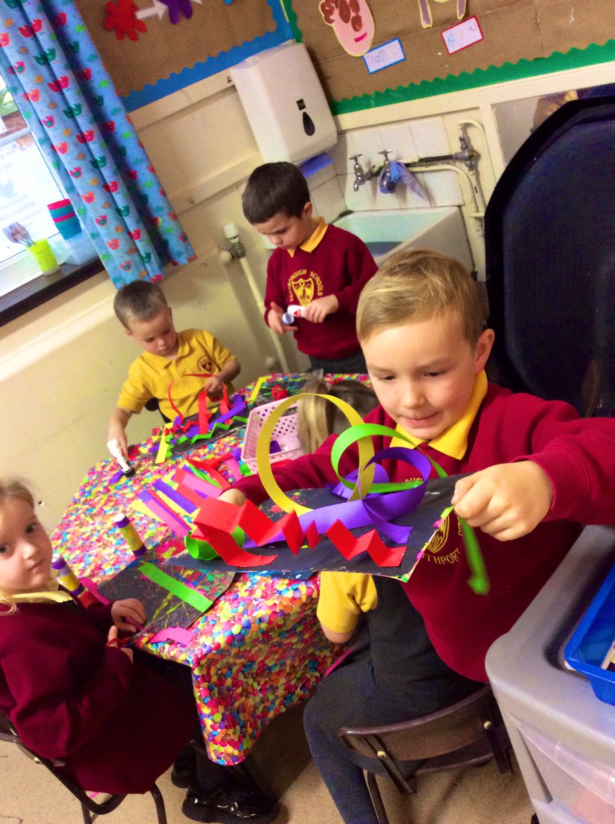 FRISroom4's tweet photo. This week we created amazing firework pictures! We created painty marbled pieces and added paper sculptures to them! https://t.co/zBOIH5Sj6B