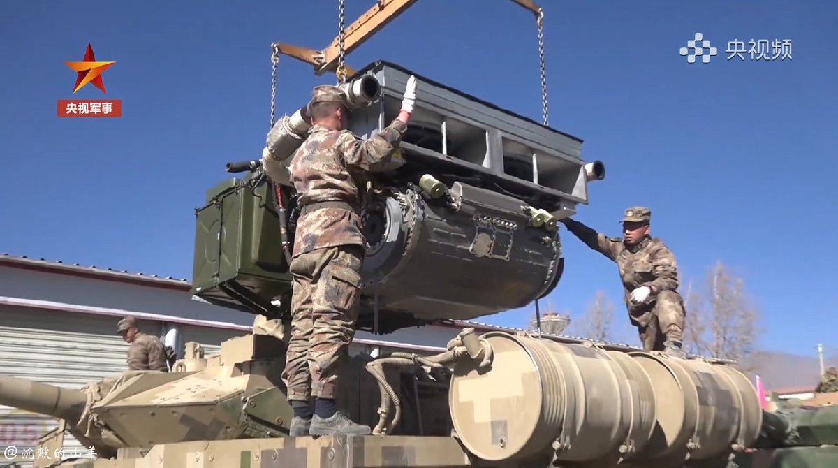 TheDeadDistrict's tweet image. Exercise on powerpack swaps on Type-15 light tank.
#PLA #China #Type15