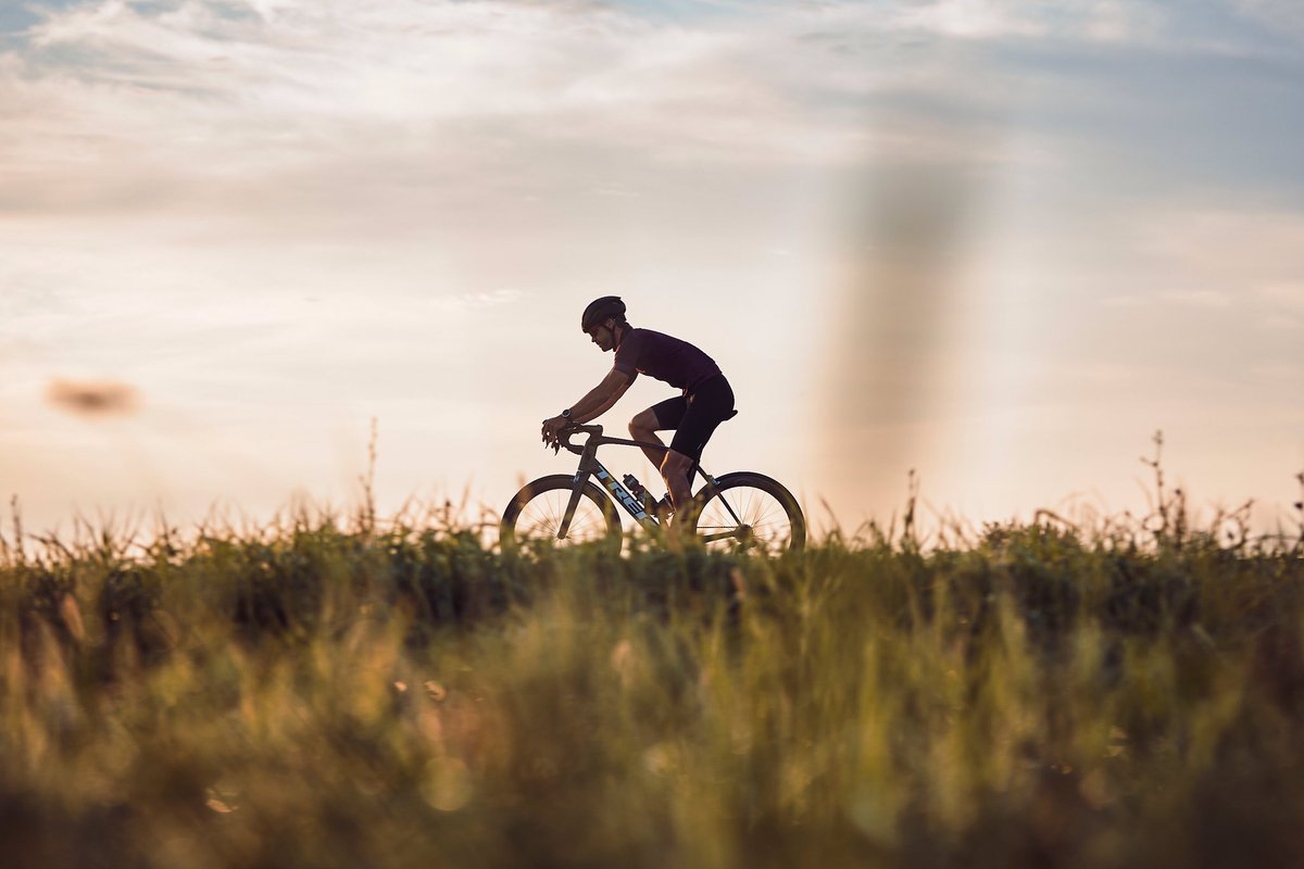Finally Friday! Who’s ready for some weekend miles? #letsgoride #ridebikes #ridebikesbehappy #orrcarbonwheels #RollTheO #orroneseries