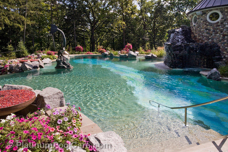 platinum_pools's tweet image. Sun Shelf | Galleries #pooldesign #beachentrypool #zerodepthpool