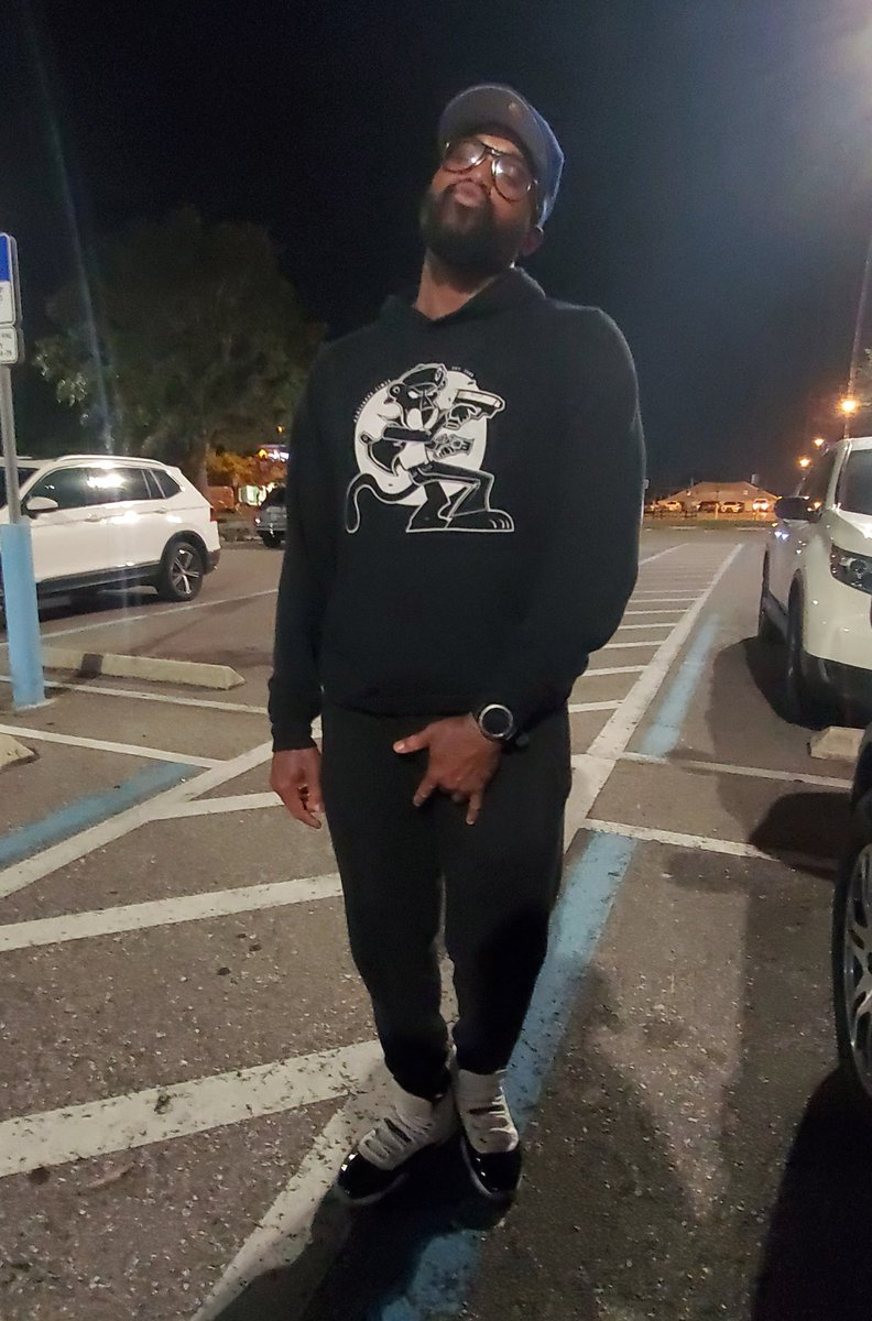 krissreeves's tweet photo. Few black Panther hoodies left hit the link!! https://t.co/RybOqzQ0mT https://t.co/xlNfcnd4ri