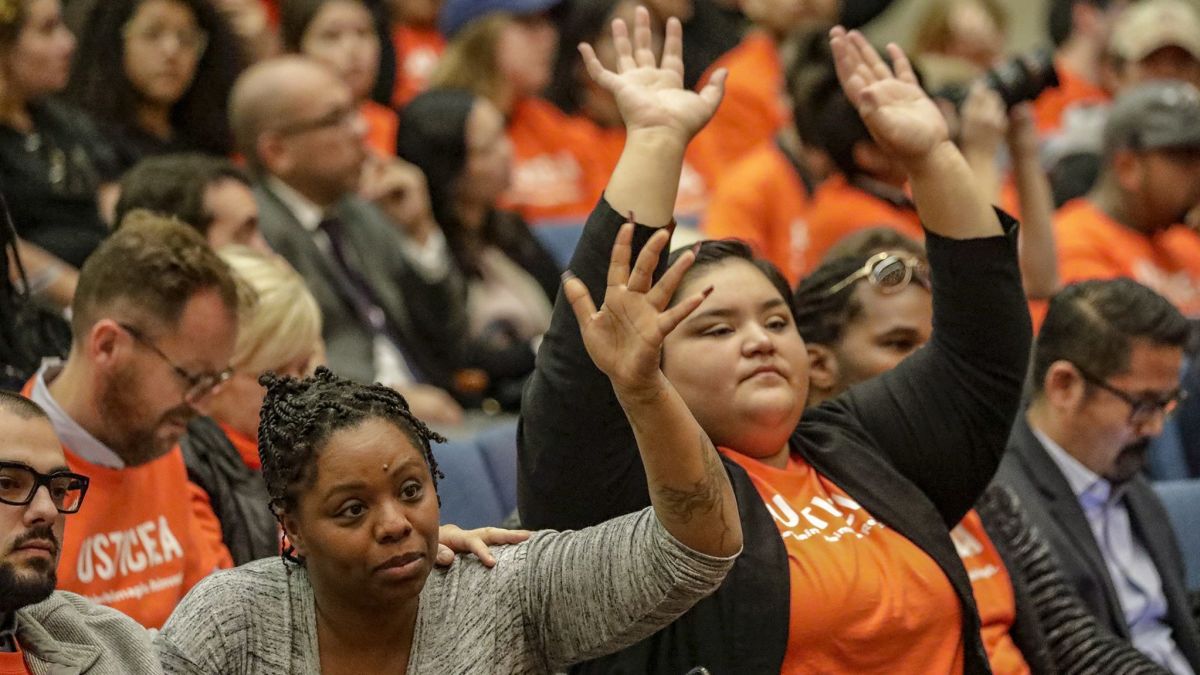JMarcial8's tweet photo. Yes, thank your community organizers across this country who've been in the trenches defending democracy. But also give them the funding/investments they need and deserve to build and push, so those in power deliver and invest. #FundOrganizing https://t.co/uF3zMmc5Hk