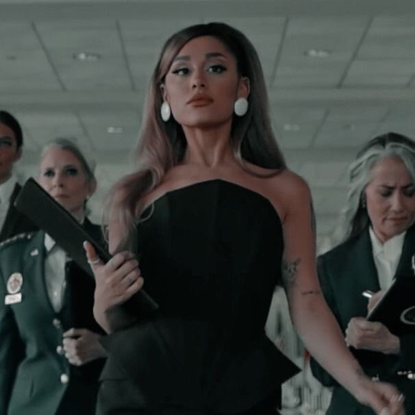 si tengo q elegir entre Trump y Biden prefiero a Ariana grande