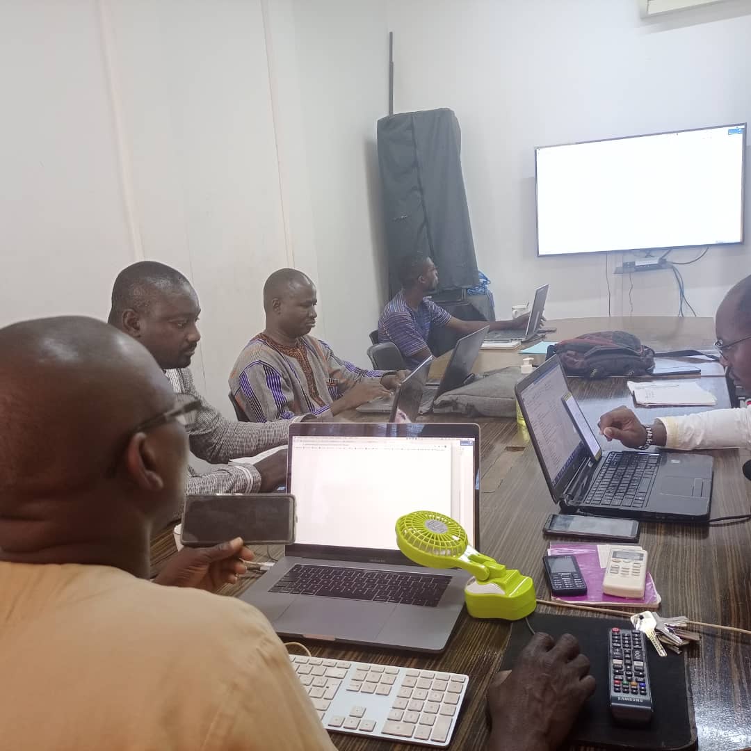 qgjeune's tweet photo. Atelier de validation du module complet sur le leadership prenant en compte les VBG et la participation citoyenne.
Bientôt de nouvelles thématiques sur votre plateforme 😀
#QGJEUNENOLIMIT
#PUTYOUNGPEOPLEFIRST 
@UNFPABF https://t.co/E3W61FrBdQ