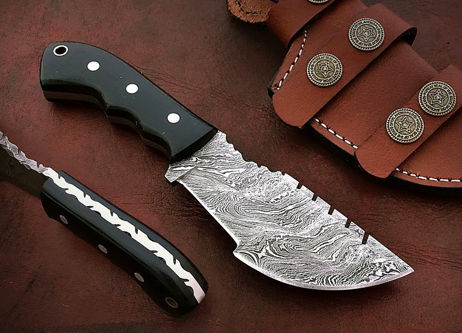 KniferZone's tweet photo. $52 Handmade Damascus Steel Hunting Tracker Knife πͺ with Leather Sheath.
#HandmadeHour #handmade #damascusknives #damascussteel #trackerknife #knifeshop #knifeguy #knifeart #huntingknives #huntingoutdoors #leathersheath #bullhorn #america #knifelover #knifecollectors #knife https://t.co/WyN3xNJPK1
