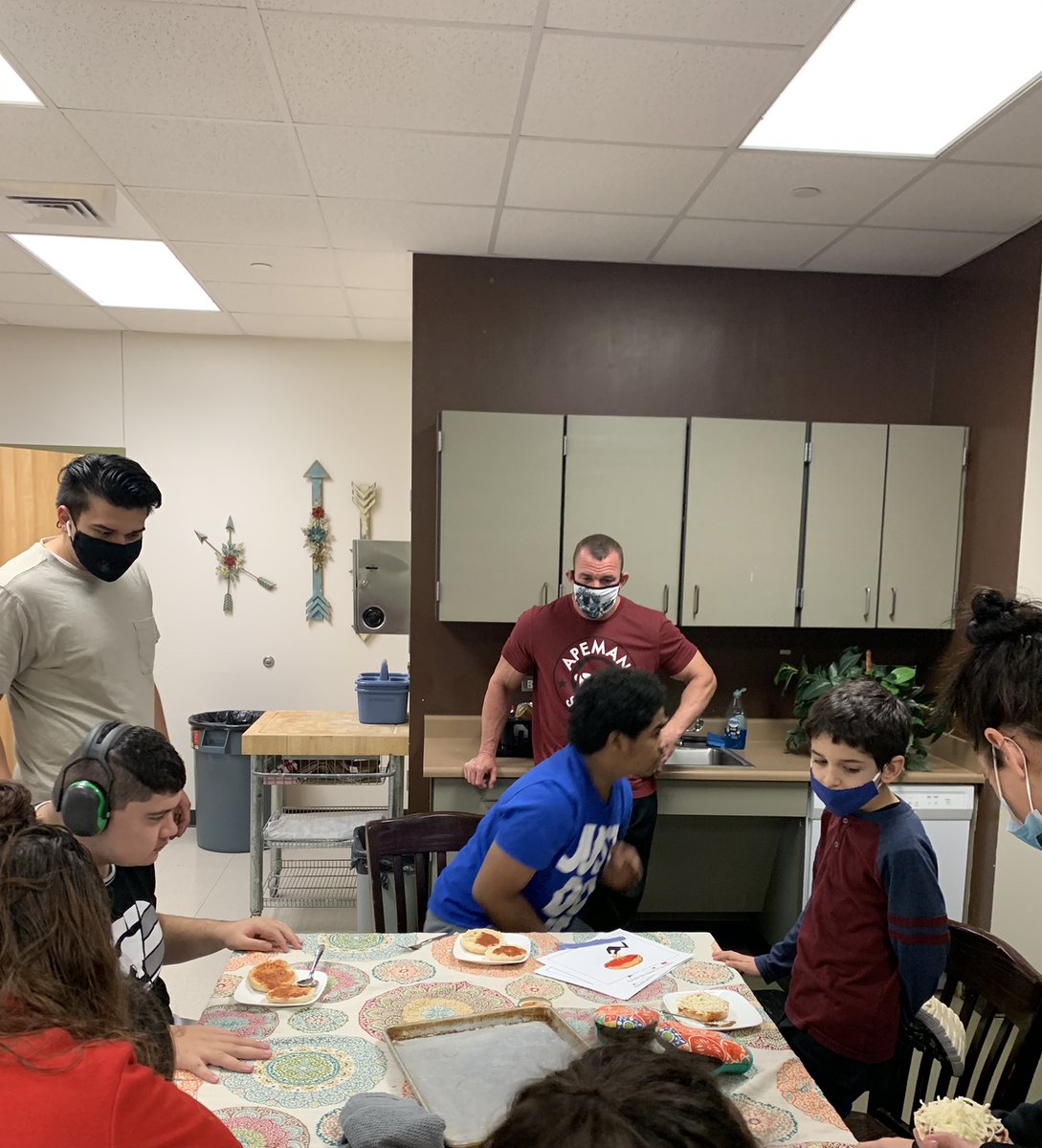 It’s pizza making day in the developmental classes at the Cambridge School 🍕 <a href="/HumbleISD_CAM/">Cambridge School</a> <a href="/HumbleISD_ESS/">Humble ISD Educational Support Services</a>