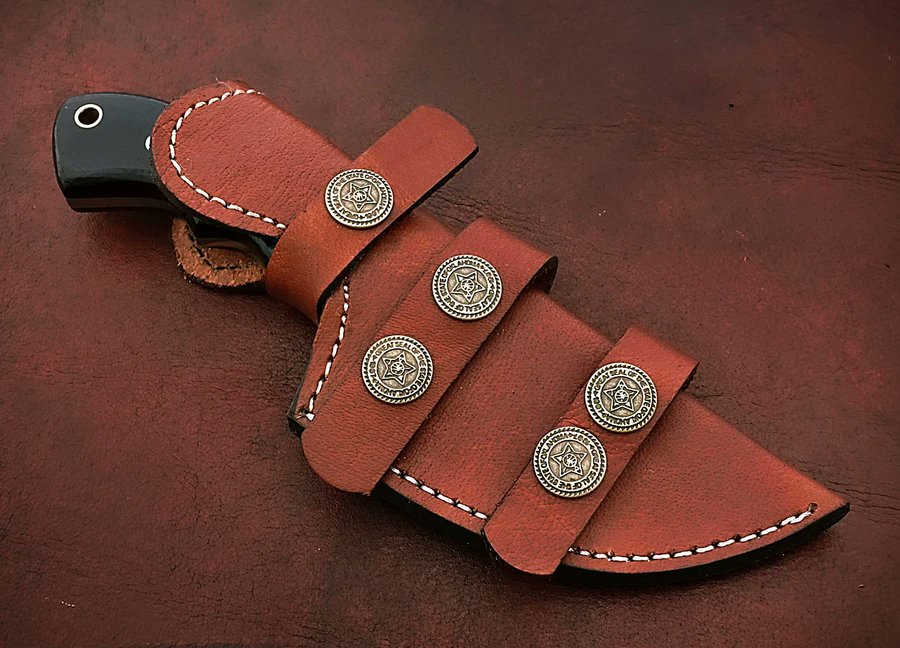 KniferZone's tweet photo. $52 Handmade Damascus Steel Hunting Tracker Knife πͺ with Leather Sheath.
#HandmadeHour #handmade #damascusknives #damascussteel #trackerknife #knifeshop #knifeguy #knifeart #huntingknives #huntingoutdoors #leathersheath #bullhorn #america #knifelover #knifecollectors #knife https://t.co/WyN3xNJPK1