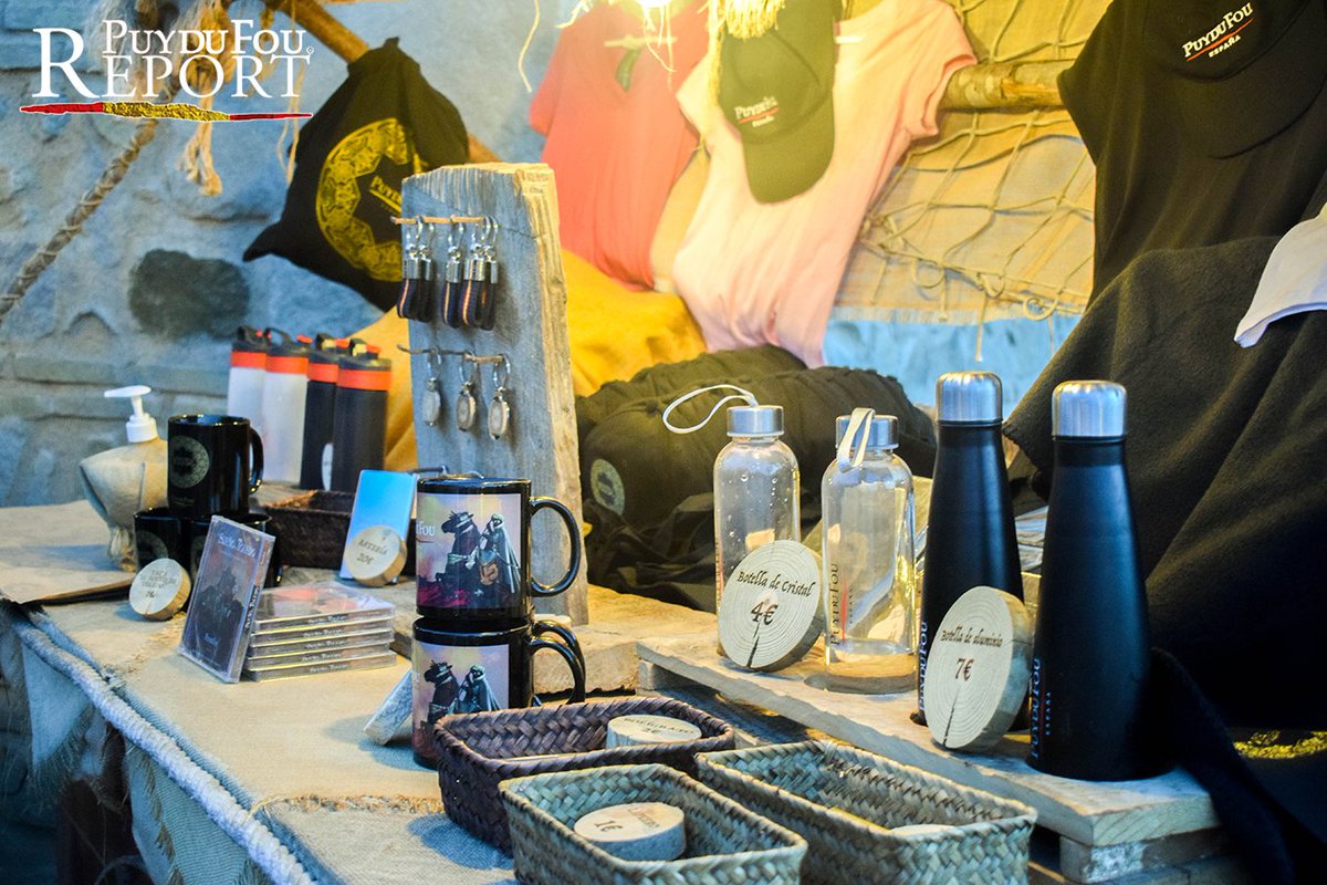 PuydufouReport's tweet photo. Van a hacer dos semanas desde el final de temporada 2020 del espectáculo nocturno “ El Sueño de Toledo”. Hoy os queremos traer una foto del merchandising de @puydufouespana ✨

¿Tenéis ganas de conocer el merchandising del año que viene?⚔️🛡⚔️ https://t.co/Sxv6hTTG4P