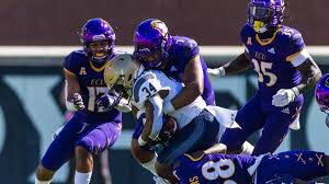 Tick... tick.... tick...
⏰ 24 hours until game time in Greenville! 

#ECU #ECUFootball 

📷: <a href="/ECUAthletics/">East Carolina Pirates</a>