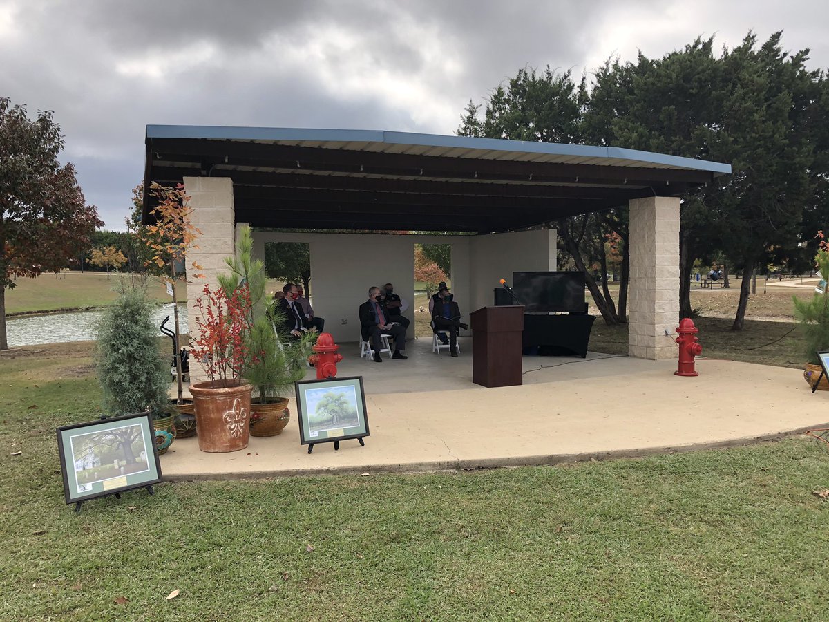 Live from #TexasArborDay in Harker Heights. Plant a tree today (or in the near future). #HealthyTreesHealthyLives
