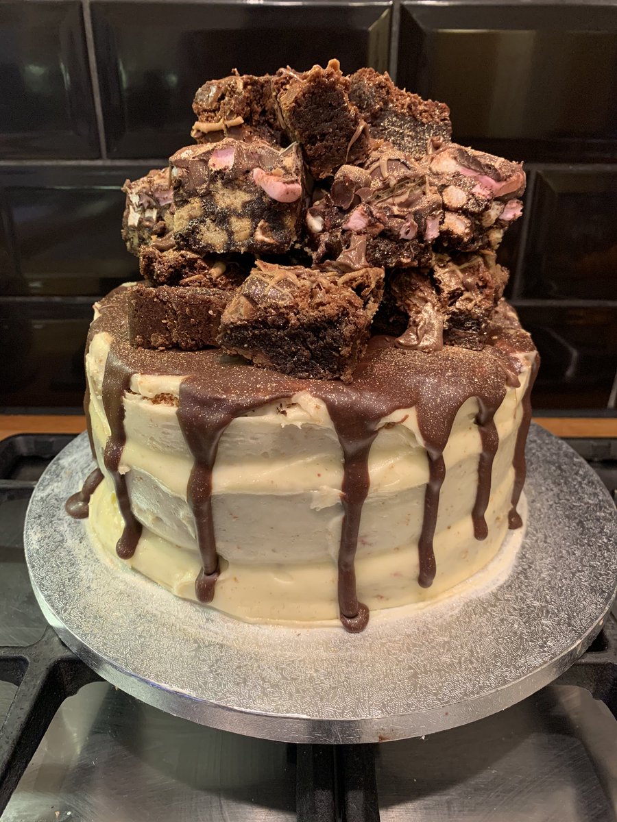 If there was ever an excuse for a home make cake it’s <a href="/BorrowsCath/">Cath Borrows</a> last day as matron in Knowsley 👑   20 something years on the same stomping ground &amp; see’s certainly left her mark 😊 We wish her well on her journey as HOQ in Warrington 🙌🏻 You will be missed ♥️ #teamknowsley