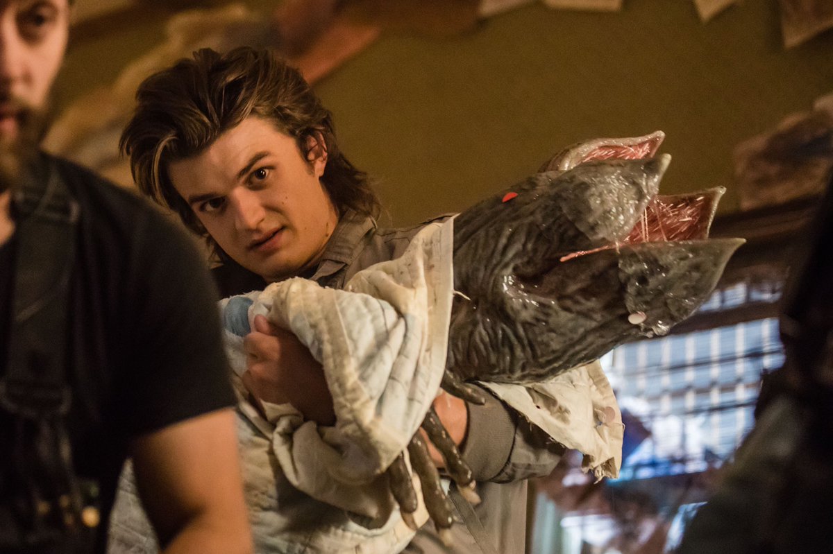 HAPPY  #StrangerThingsDay In the middle of an UPSIDE DOWN week/month/year!