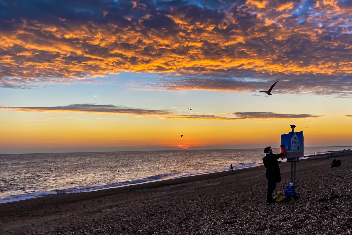 zaksabout's tweet photo. Hove beach surrealist.
With @MulraineArt
#zaksabout #photographer #lovelife #Hometownwalkers #pushforward #landscapephoto #hovebeach https://t.co/bkbbUPDofG