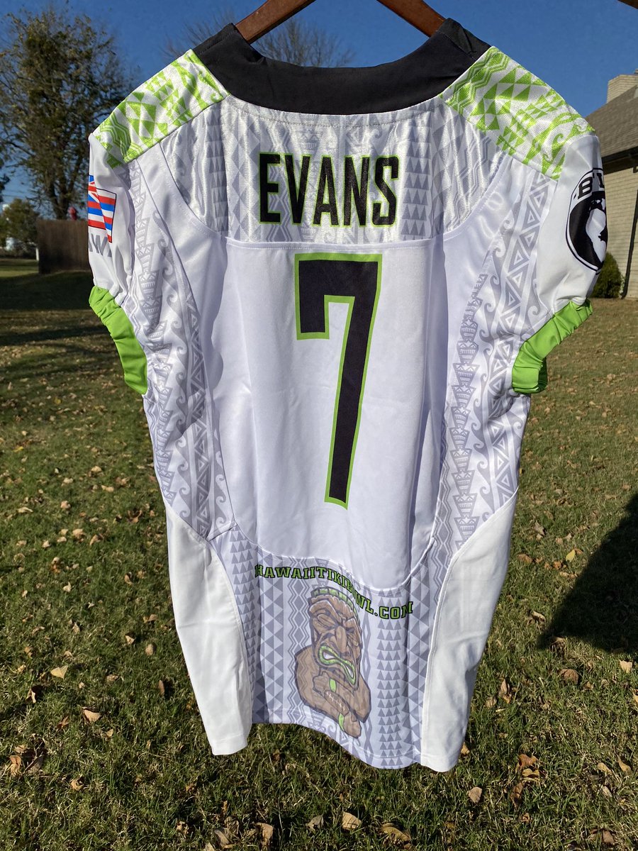 HawaiiTikiBowl's tweet photo. HTB football jerseys are looking good &amp; fixing to be sent to our athletes 🙌🏼🏈 https://t.co/vPUrgmBfB4