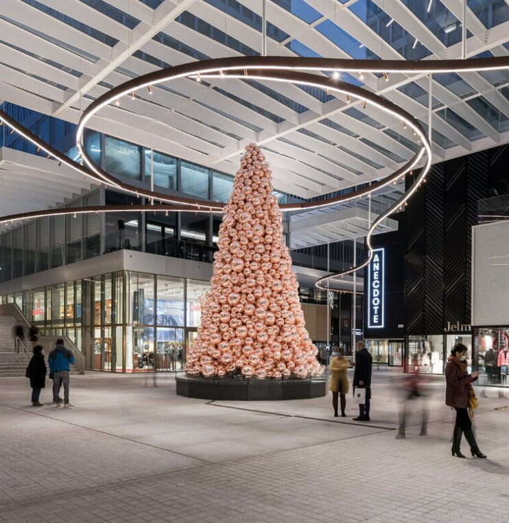 zrh_airport's tweet photo. Our new Christmas tree is enchanting the Circle main square in a sea of lights. Share with us your Sparkling Tree moment in the Circle. https://t.co/iGKY01AhUj #sparklingtree #circleopening #circlezurichairport #circlenowopen https://t.co/7lwJOIeTKC