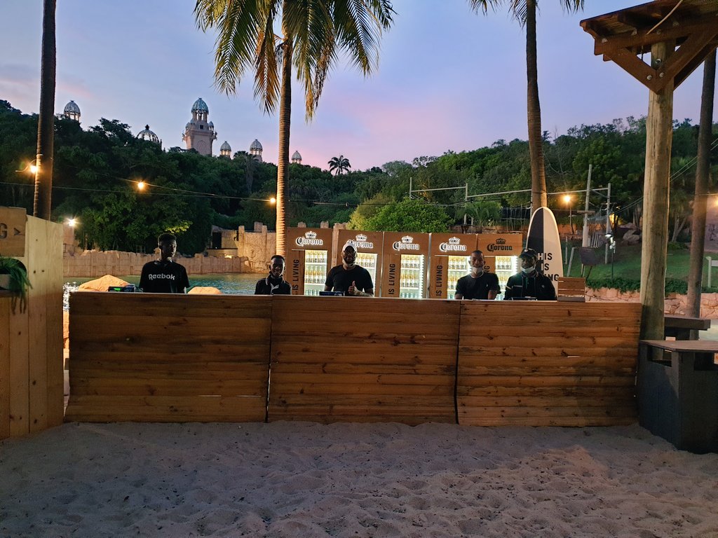 CockAndShoot's tweet photo. Day 1/3 of @HomeComingEvent Sun City Takeover! 🥃🍾🍻 Feels good to be Back(ish)
#FonCity #SunCityTakeover #DrinkBetter https://t.co/KM1KYi68dP
