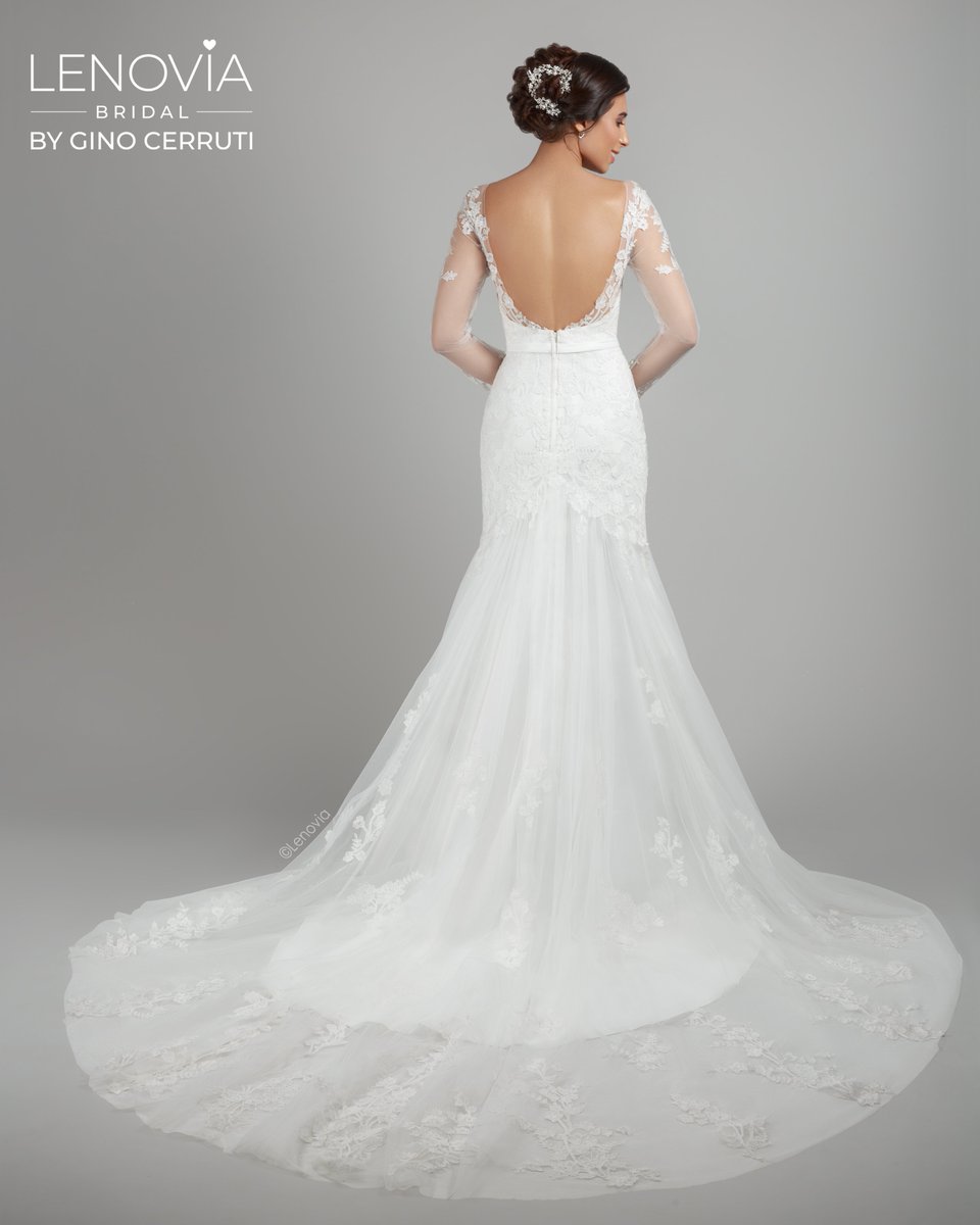 This dress is beautiful from every angle 😇

ginocerruti.com/item/2209M

#ginocerruti #lenovia_bridal #wedding #weddingdress