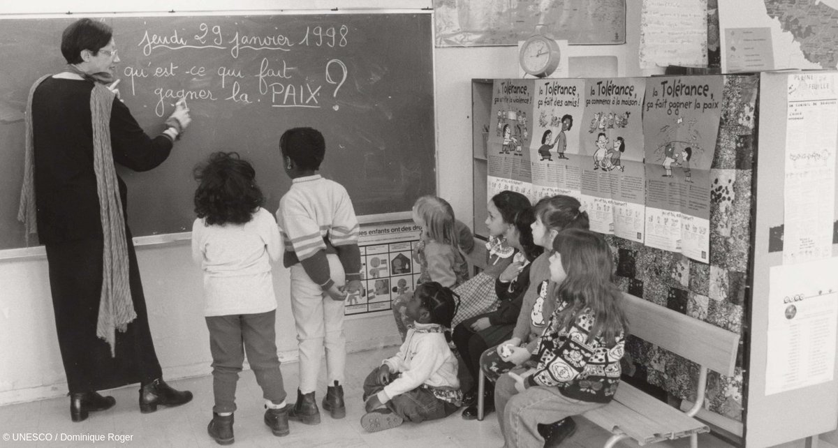 UNESCO's tweet photo. How can we achieve world #peace?

#FBF to a class of children in 1998, trying to find the right answer to this question.

The solutions are many -- from #ClimateAction, helping #FightRacism to ensuring the #RightToEducation. It's on all of us to make our world a better place. https://t.co/mEQYYuyQ2o