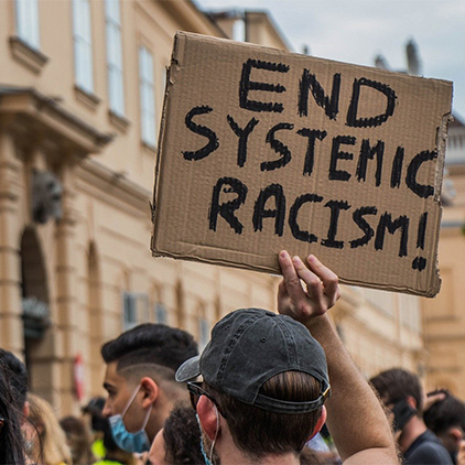 Evan Ikefoya: “[The response] reveals a lot about what my co-workers think... these complaints came mostly from senior staff members and, as of today, their comments remain unchallenged.”

BAME Jobs at risk in the Art Department
leopard.news/2020/11/06/bam…