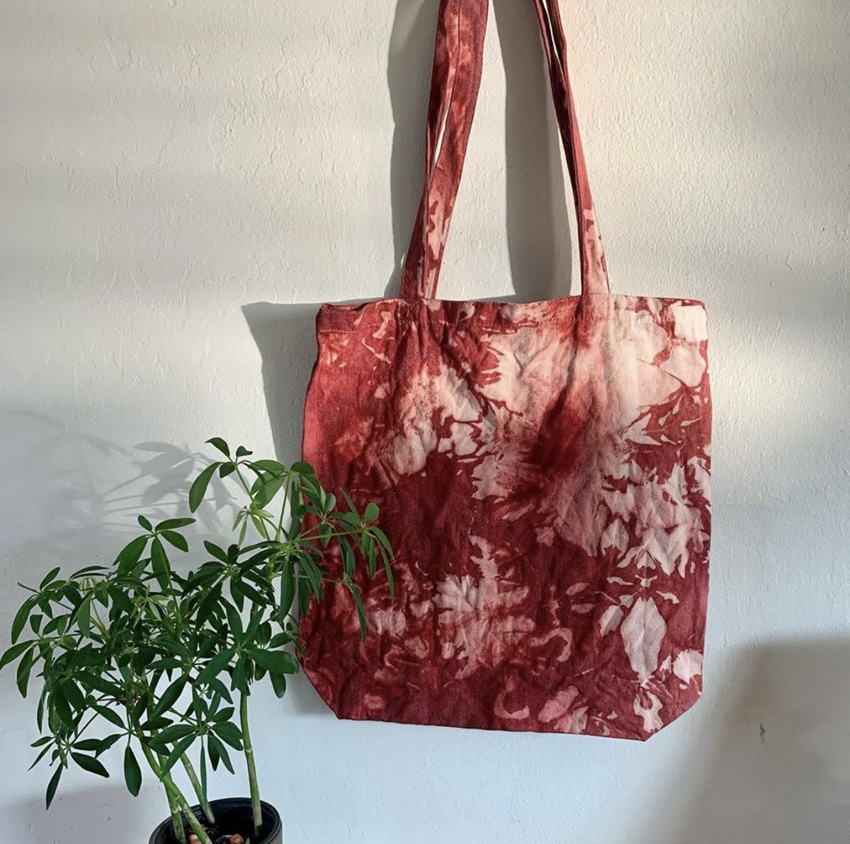 SageFire7's tweet photo. Did you know you can use fruits and vegetables to make fabric dyes? 🌱 We're looking for artisans who are looking for working with new mediums. ♻️ Interested in joining our team? Send us a message and don't forget to follow us for more! 🌍 https://t.co/GsVXLM2TCC