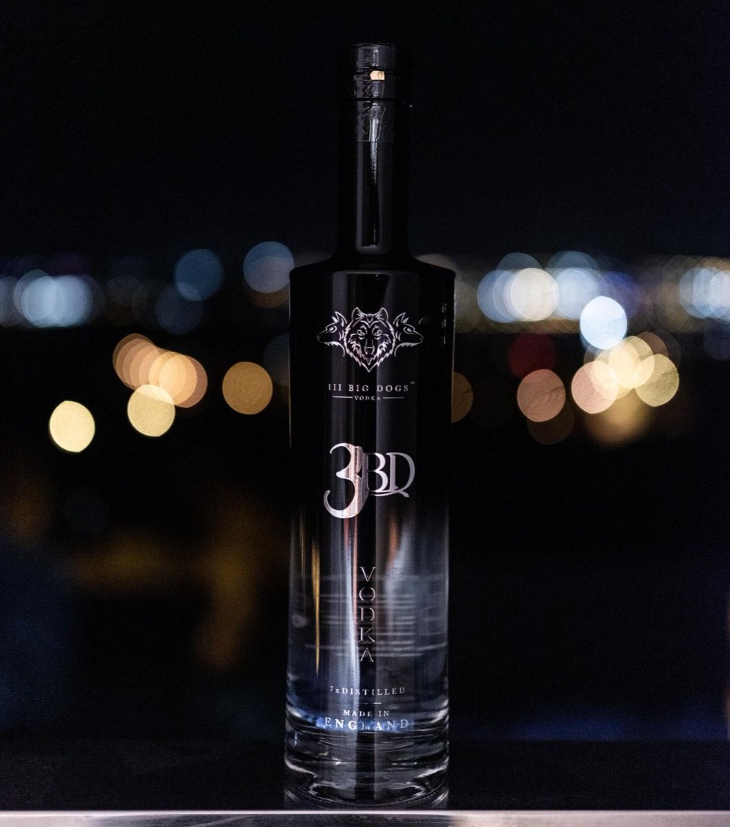 Experience luxury. Experience Big Dogs Vodka 🐺
.
.
.
.
#bigdogs #bigdogsvodka #cocktails #fridayfeeling