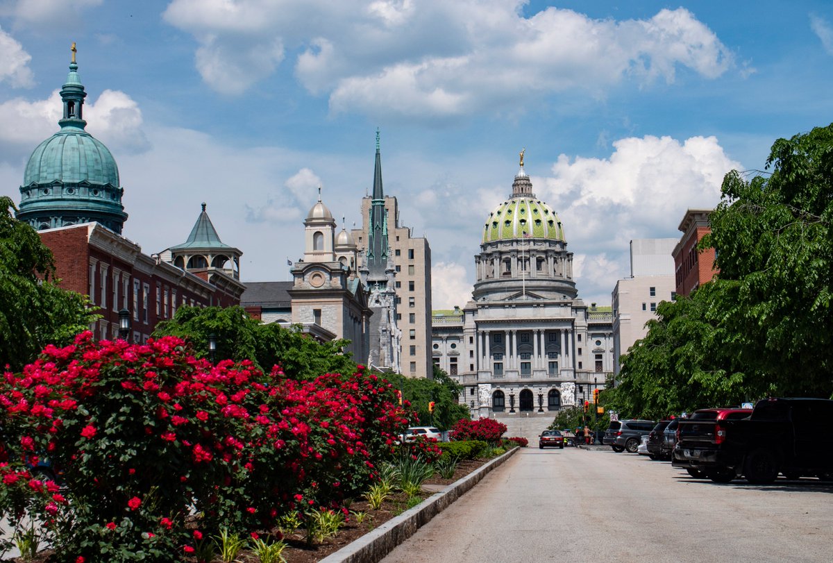 Holland_Knight's tweet photo. #Pennsylvania has enacted a law permanently authorizing remote online #notarizations (RONs). Today's #FinancialServices #Regulations alert offers highlights of the new law and explains how notaries can begin conducting RONs. https://t.co/HBC4XewLAi https://t.co/hv2PbhGiTt