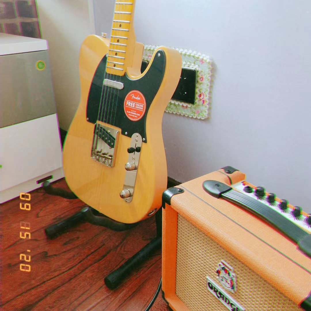 jfududf96's tweet photo. Fender大法好！！！（虽然是穷鬼标配Squier，乌乌乌 https://t.co/HPnEj2gDZE