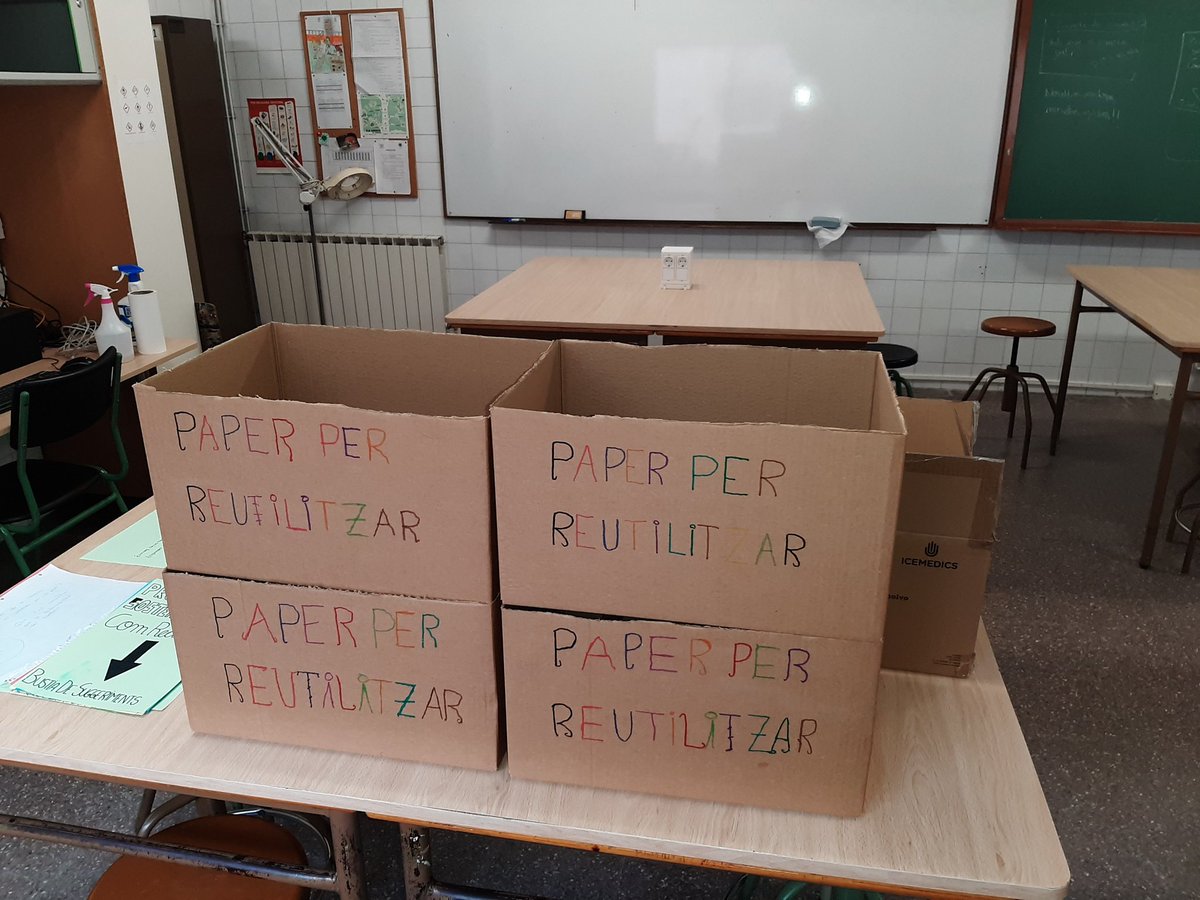 emkan2002's tweet photo. En el marc del projecte de la #setmanadelaciencia, els alumnes de 3r @InsThos estem treballant de valent per fer del #Thos un centre més sostenible!
#sostenibilitat #projectes #TotsSomThos #STEMFORTS https://t.co/me6r9ouOUD