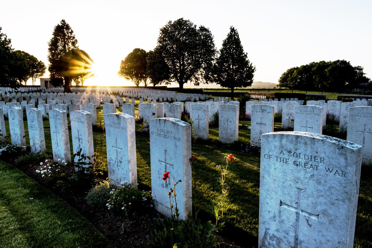 They shall grow not old, as we that are left grow old:
Age shall not weary them, nor the years condemn;
At the going down of the sun, and in the morning,
We will remember them.

#RemembranceSunday #LestWeForget #BehindThemAlways